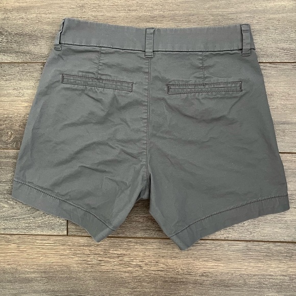 Old Navy Mid Rise Shorts - Picture 5 of 6